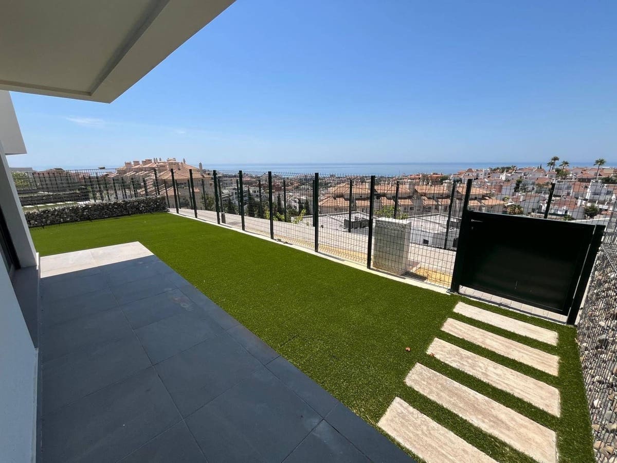 Pareado de 3 habitaciones en Fuengirola en venta con piscina - 699.000 € (Ref: 9533740)