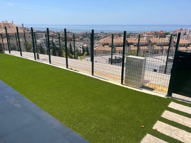 Pareado de 3 habitaciones en Fuengirola en venta con piscina - 699.000 € (Ref: 9533740)