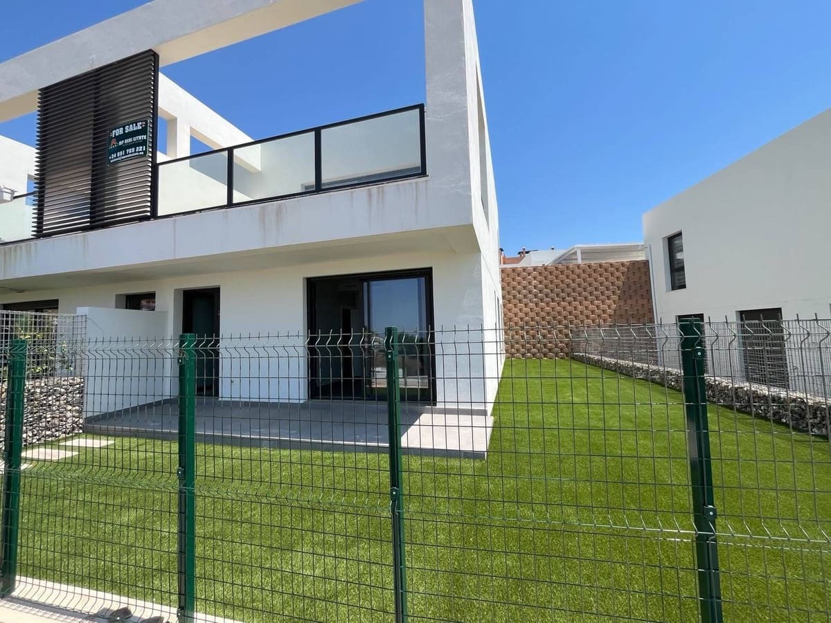 Pareado de 3 habitaciones en Fuengirola en venta con piscina - 699.000 € (Ref: 9533740)