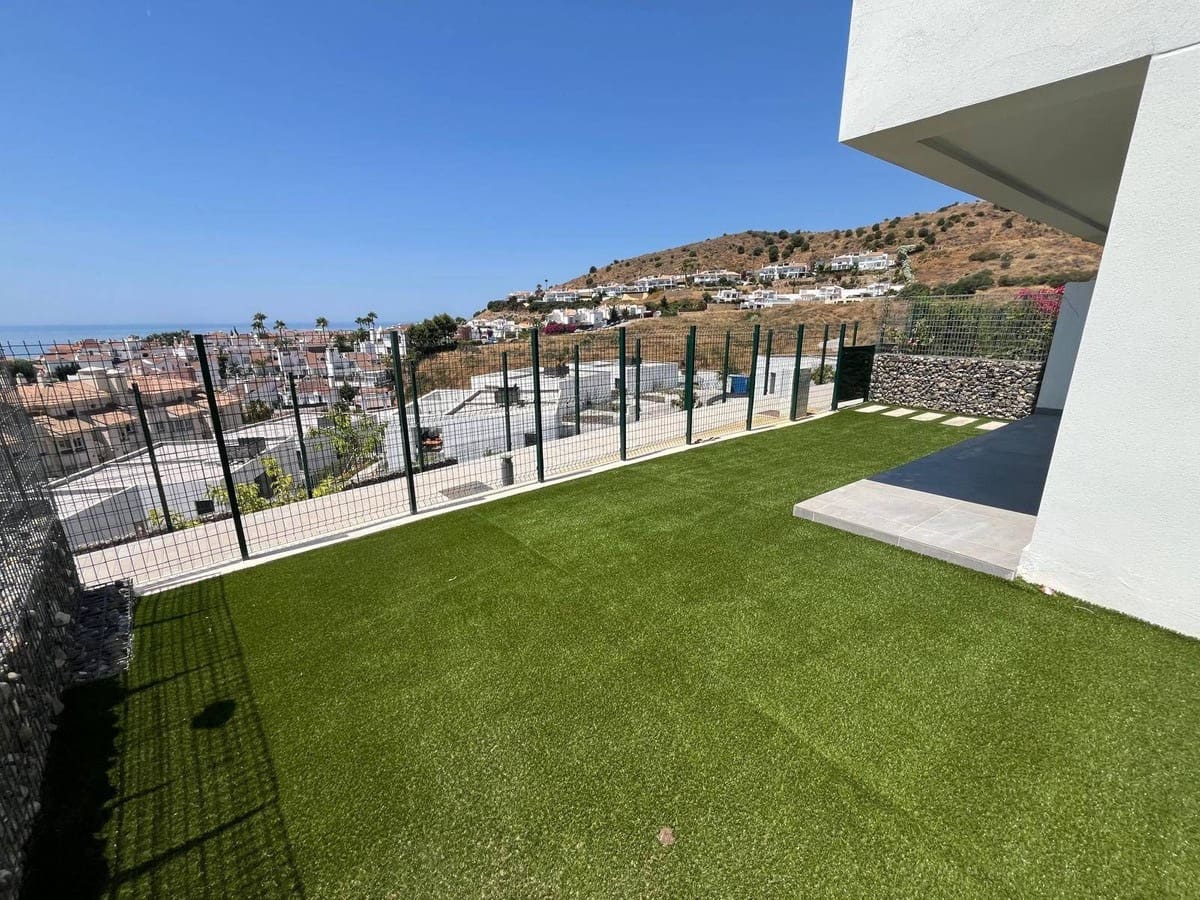 Pareado de 3 habitaciones en Fuengirola en venta con piscina - 699.000 € (Ref: 9533740)
