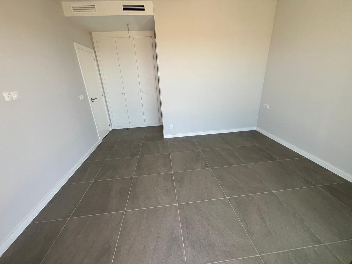 Pareado de 3 habitaciones en Fuengirola en venta con piscina - 684.000 € (Ref: 9533741)
