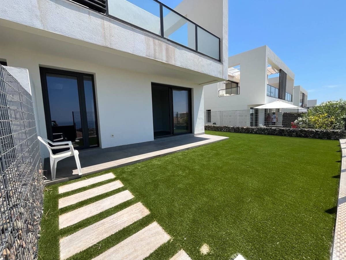 Pareado de 3 habitaciones en Fuengirola en venta con piscina - 684.000 € (Ref: 9533741)