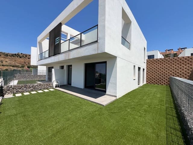 3 soveværelse Semi-Rækkehus til salg i Fuengirola med swimmingpool - € 684.000 (Ref: 9533741)