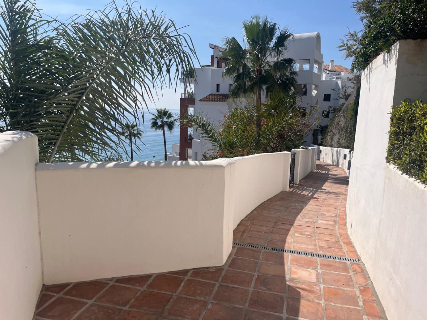 2 bedroom Flat for sale in Torrox with pool garage - € 415,000 (Ref: 9634587)