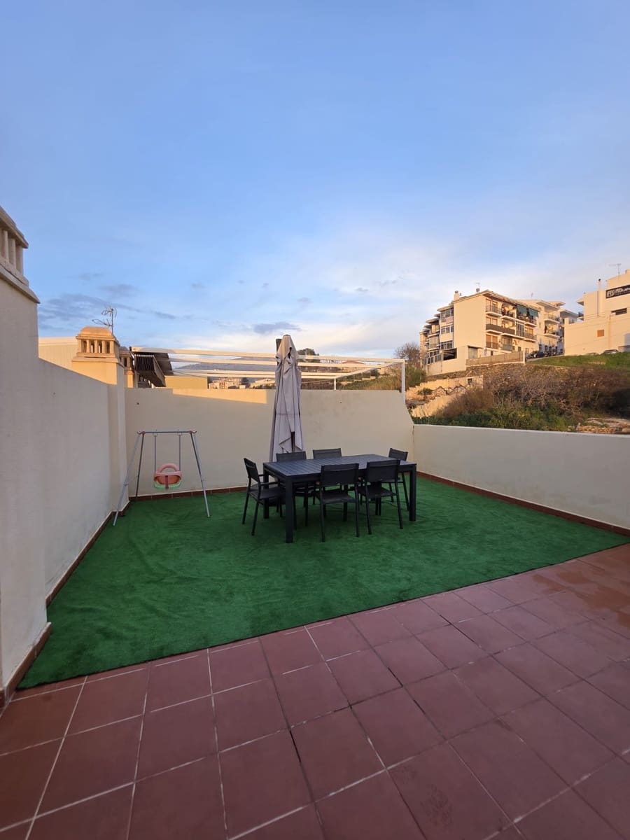 2 soveværelse Penthouse til salg i Torrox med swimmingpool garage - € 285.000 (Ref: 9652005)