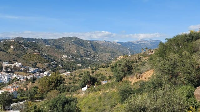 5 bedroom Villa for sale in Torrox with pool - € 670,000 (Ref: 9791534)