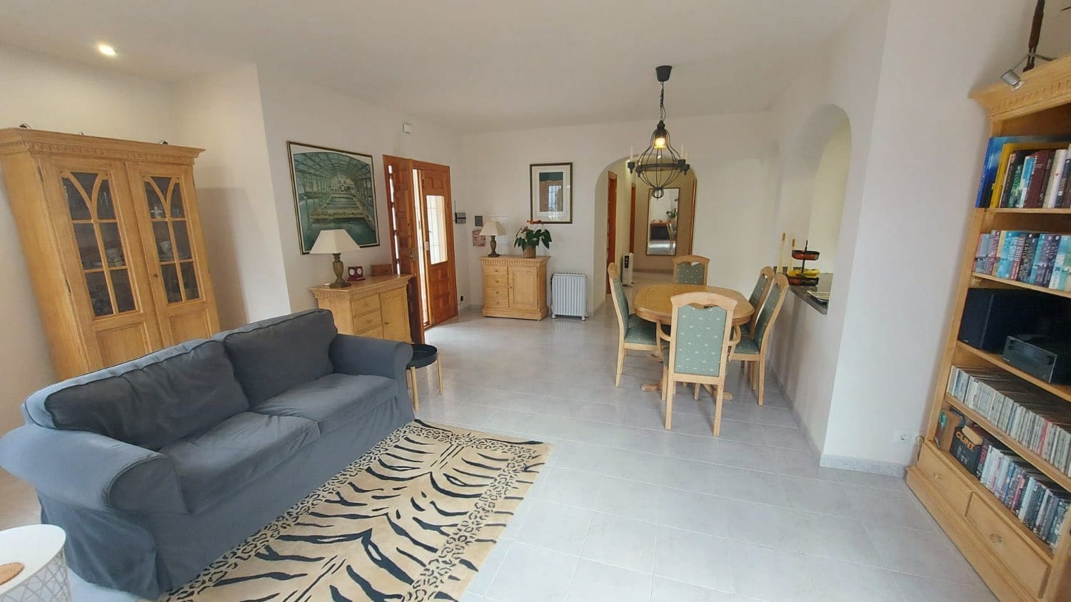 5 bedroom Villa for sale in Torrox with pool - € 670,000 (Ref: 9791534)