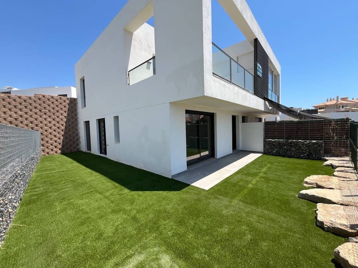 3 soverom Rekkehus til salgs i Fuengirola med svømmebasseng - € 599 000 (Ref: 9797402)