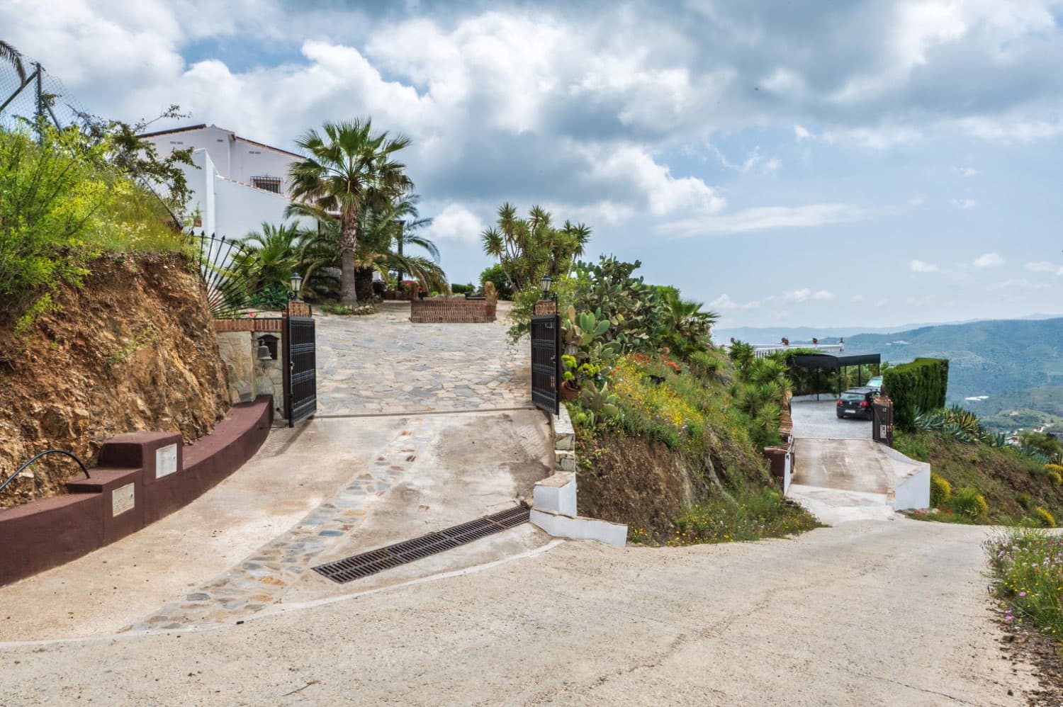 4 bedroom Villa for sale in Canillas de Aceituno with pool - € 695,000 (Ref: 9958171)