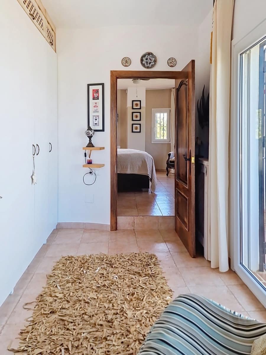 4 bedroom Villa for sale in Canillas de Aceituno with pool - € 695,000 (Ref: 9958171)