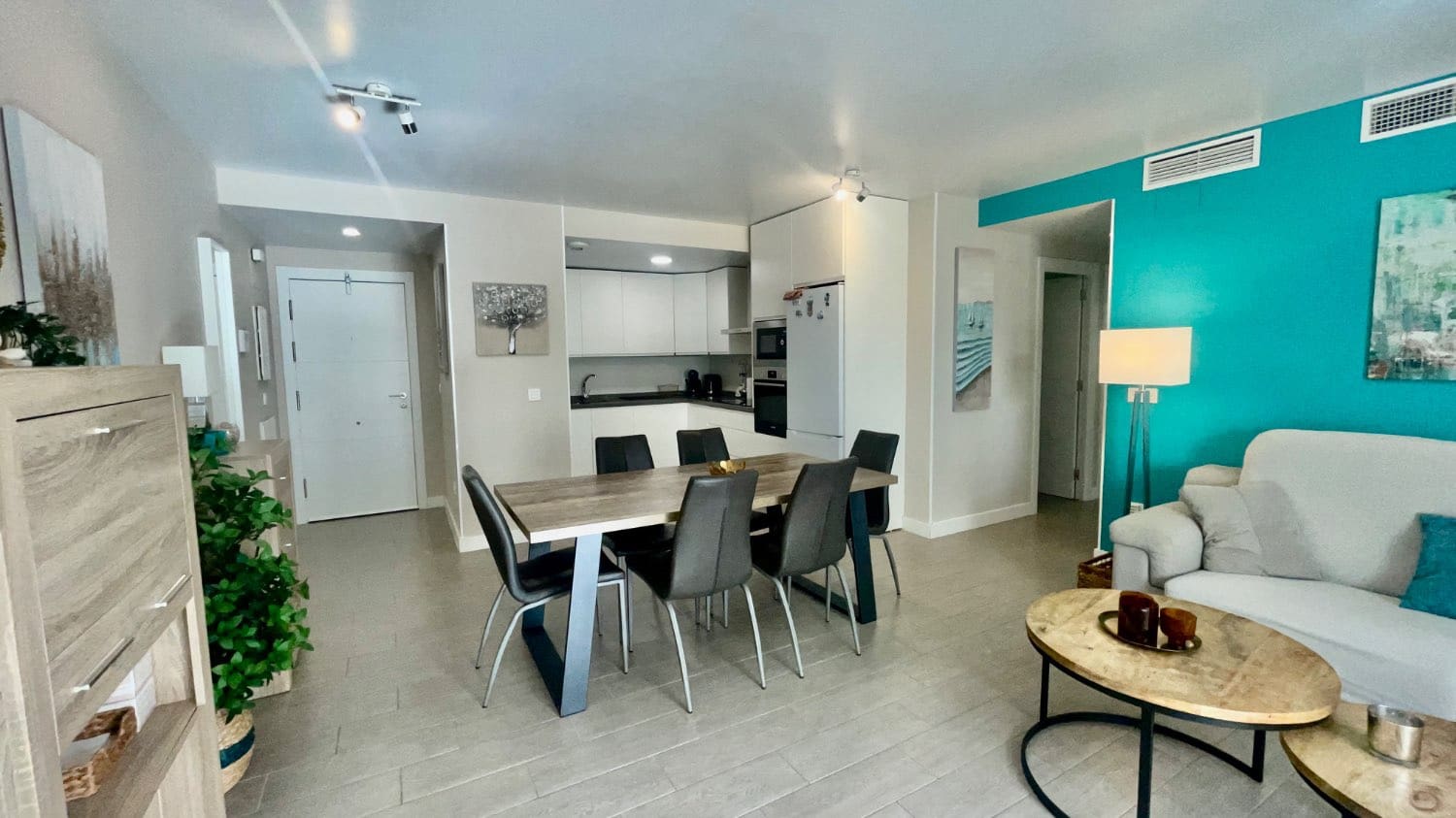 3 soveværelse Lejlighed til salg i Torrox med swimmingpool garage - € 415.000 (Ref: 9976873)