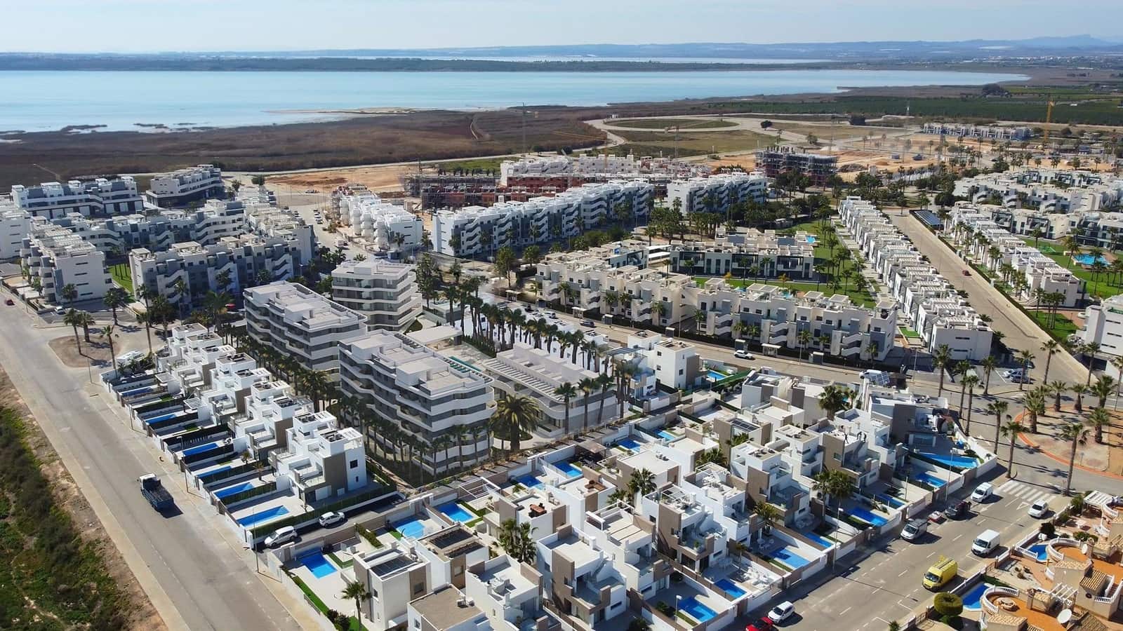 2 soveværelse Lejlighed til salg i Guardamar del Segura med swimmingpool garage - € 308.900 (Ref: 10011124)