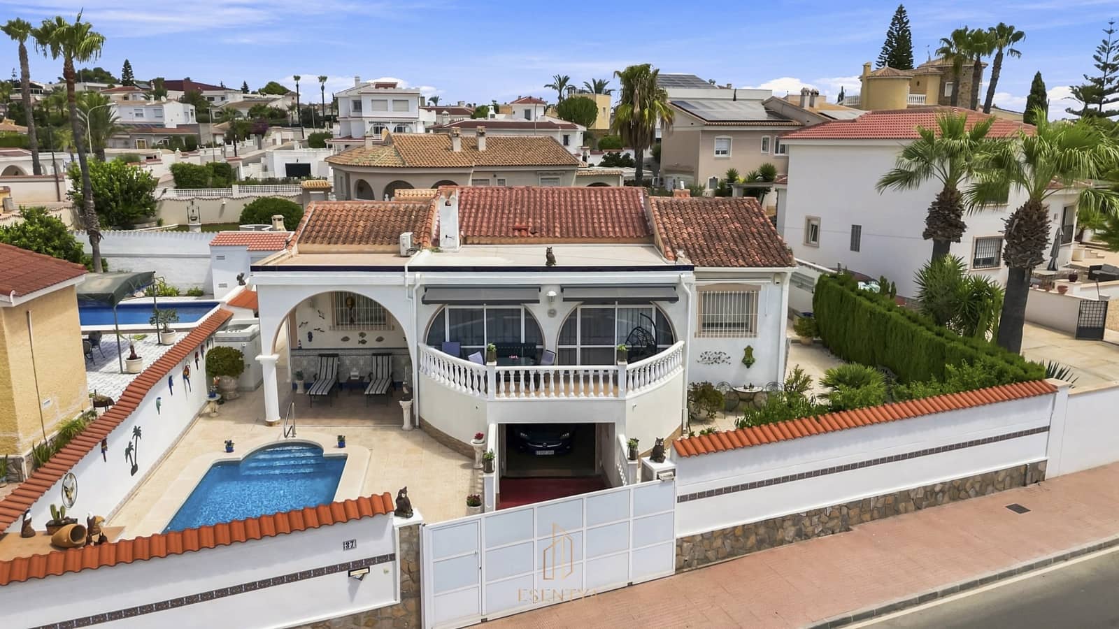 3 bedroom Villa for sale in Ciudad Quesada with pool garage - € 460,000 (Ref: 10014155)