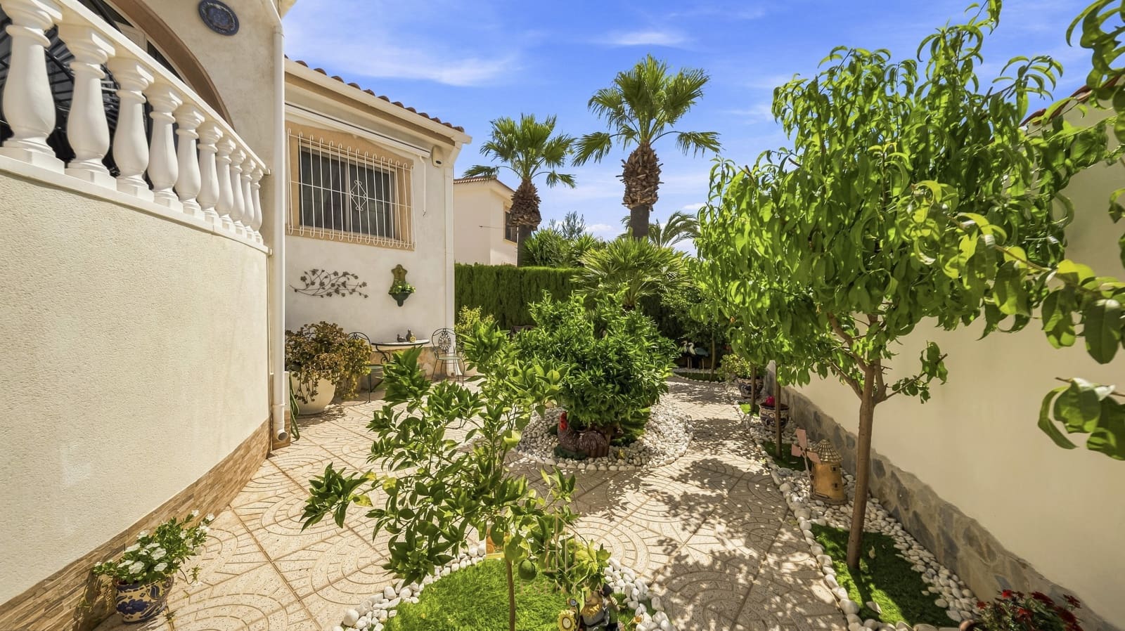 3 bedroom Villa for sale in Ciudad Quesada with pool garage - € 460,000 (Ref: 10014155)