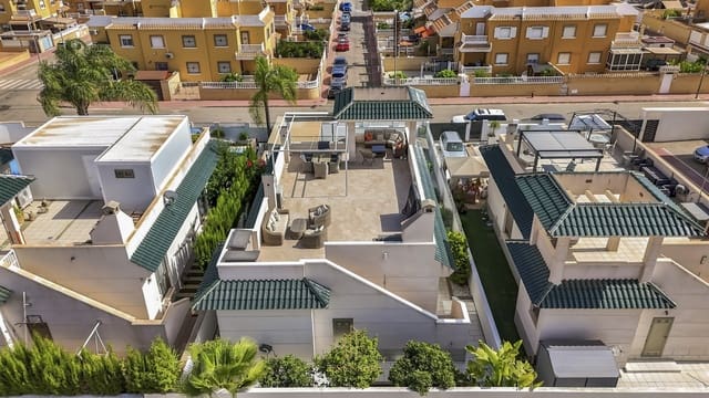 3 quarto Moradia para venda em Doña Pepa, Rojales com piscina garagem - 475 000 € (Ref: 10021581)