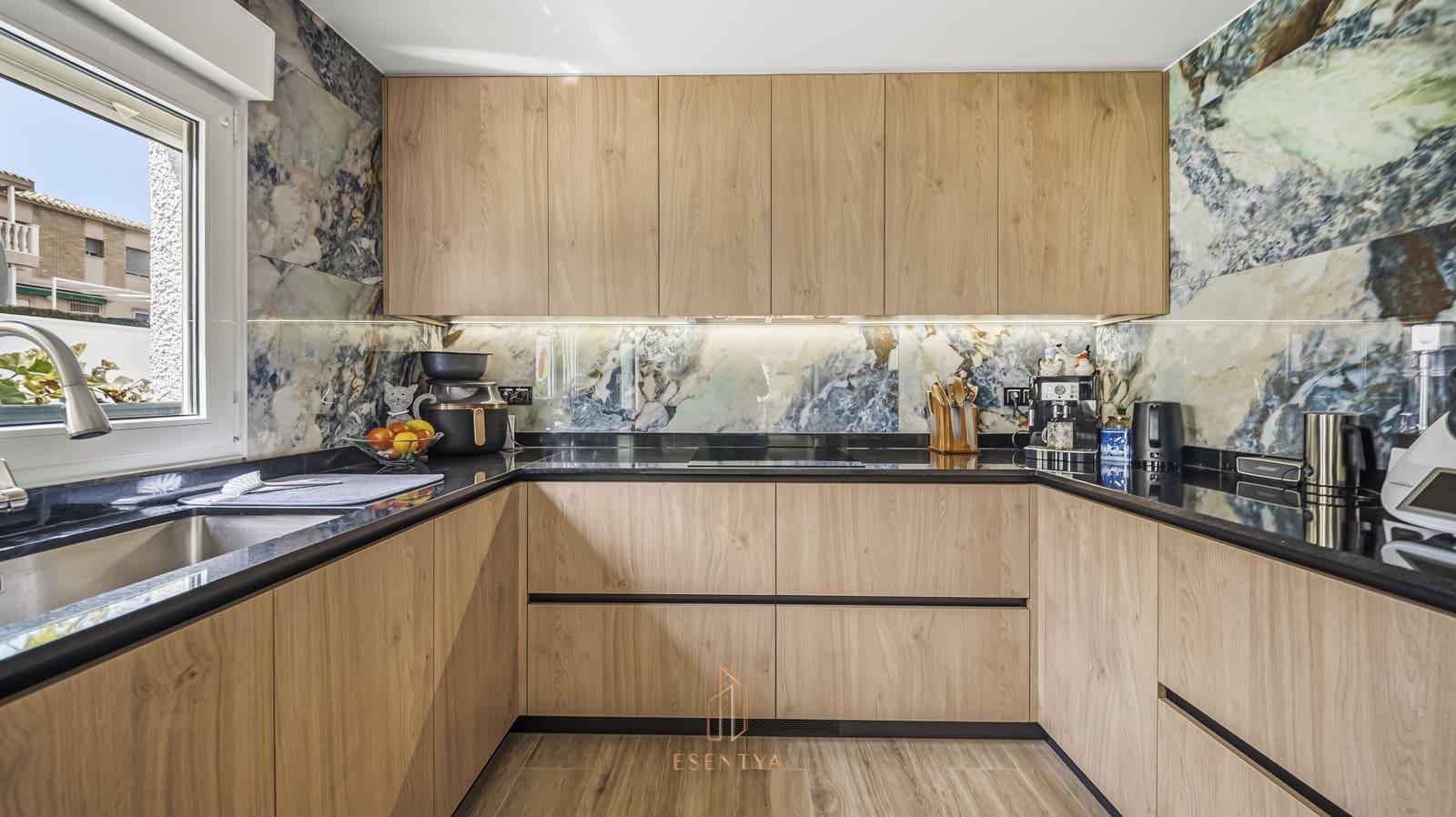 Chalet de 3 habitaciones en La Zenia en venta con garaje - 1.195.000 € (Ref: 10029709)