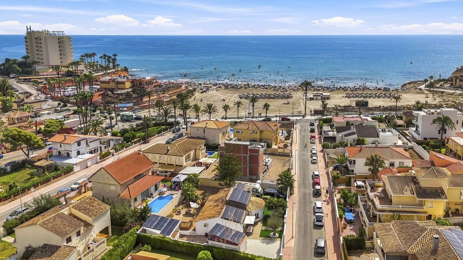 Chalet de 3 habitaciones en La Zenia en venta con garaje - 1.195.000 € (Ref: 10029709)