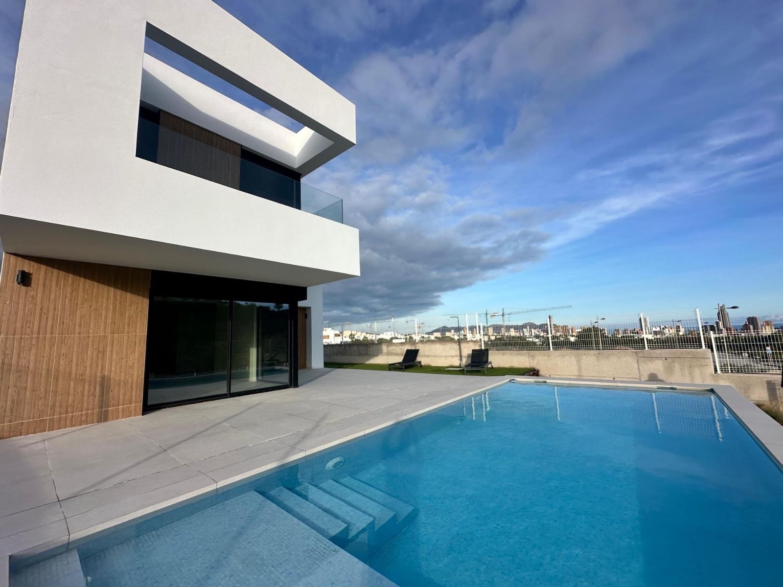 3 soveværelse Villa til salg i Finestrat med swimmingpool - € 850.000 (Ref: 10035047)