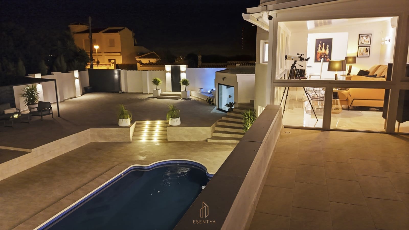 6 bedroom Villa for sale in La Marquesa with pool garage - € 1,195,000 (Ref: 10042156)