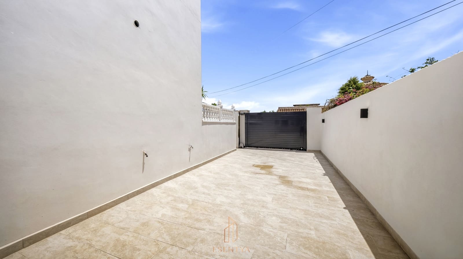 6 bedroom Villa for sale in La Marquesa with pool garage - € 1,195,000 (Ref: 10042156)