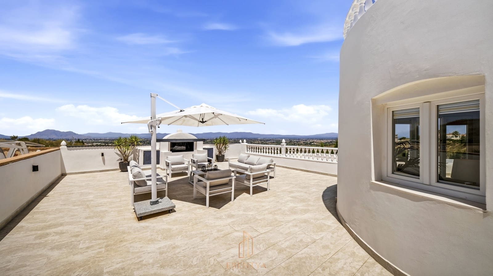 6 bedroom Villa for sale in La Marquesa with pool garage - € 1,195,000 (Ref: 10042156)