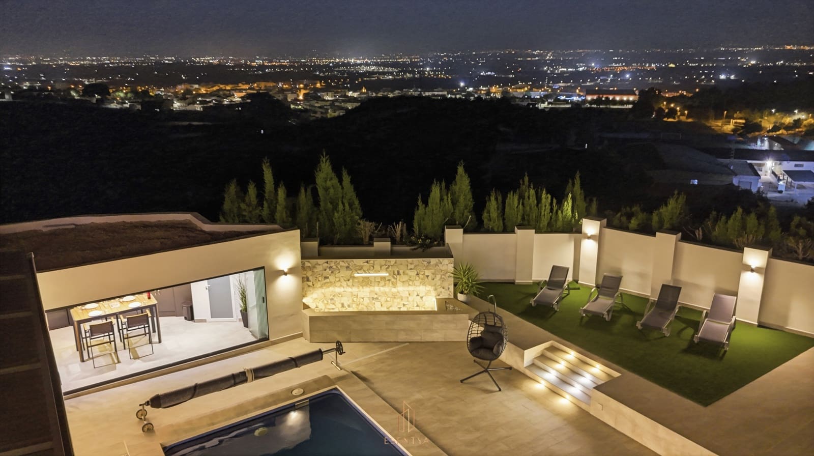 6 bedroom Villa for sale in La Marquesa with pool garage - € 1,195,000 (Ref: 10042156)