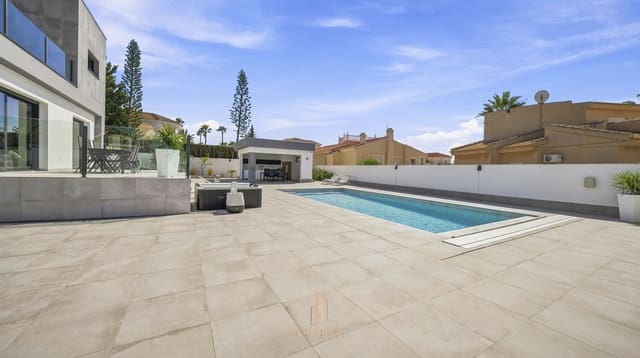 5 quarto Moradia para venda em Ciudad Quesada, Rojales com piscina garagem - 1 375 000 € (Ref: 10046091)