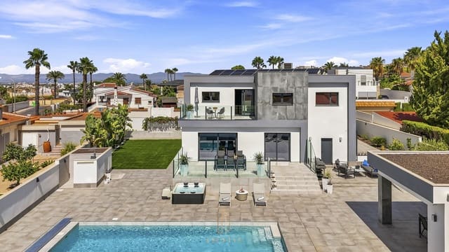 5 quarto Moradia para venda em Ciudad Quesada, Rojales com piscina garagem - 1 375 000 € (Ref: 10046091)