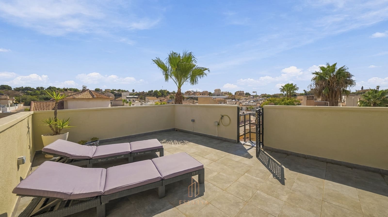 Chalet de 2 habitaciones en Ciudad Quesada en venta con piscina garaje - 279.000 € (Ref: 10112192)