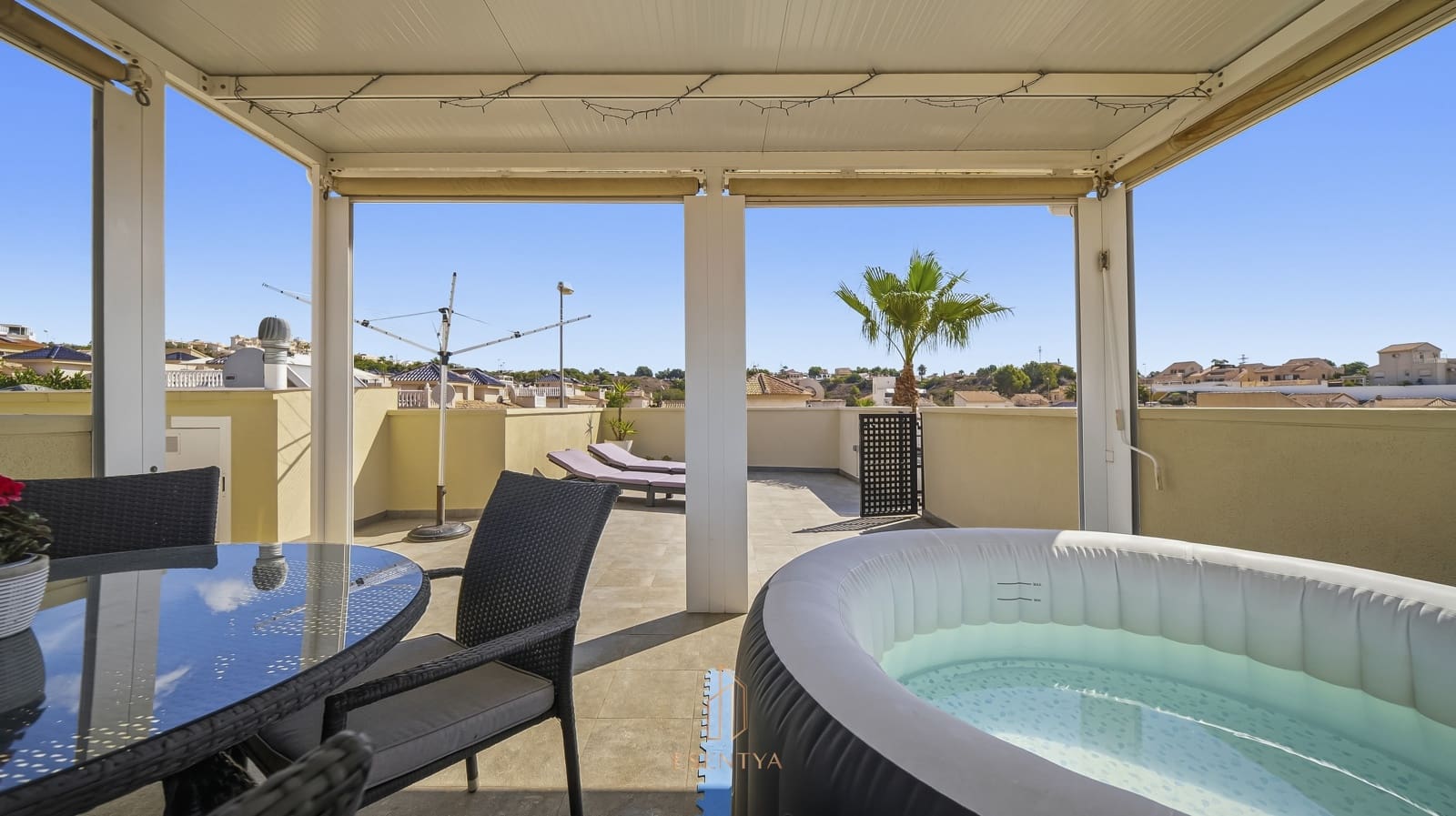 Chalet de 2 habitaciones en Ciudad Quesada en venta con piscina garaje - 279.000 € (Ref: 10112192)