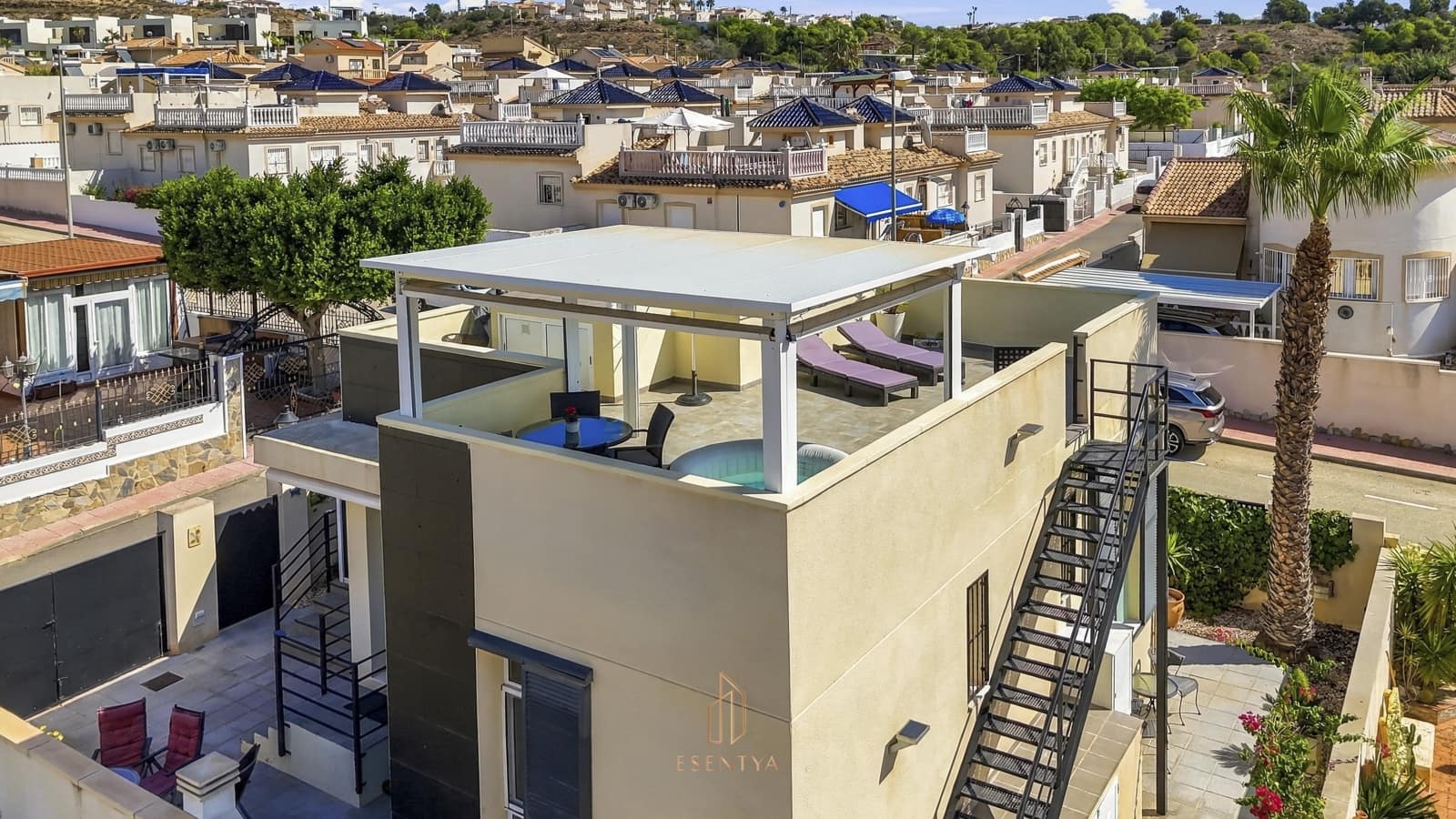 Chalet de 2 habitaciones en Ciudad Quesada en venta con piscina garaje - 279.000 € (Ref: 10112192)