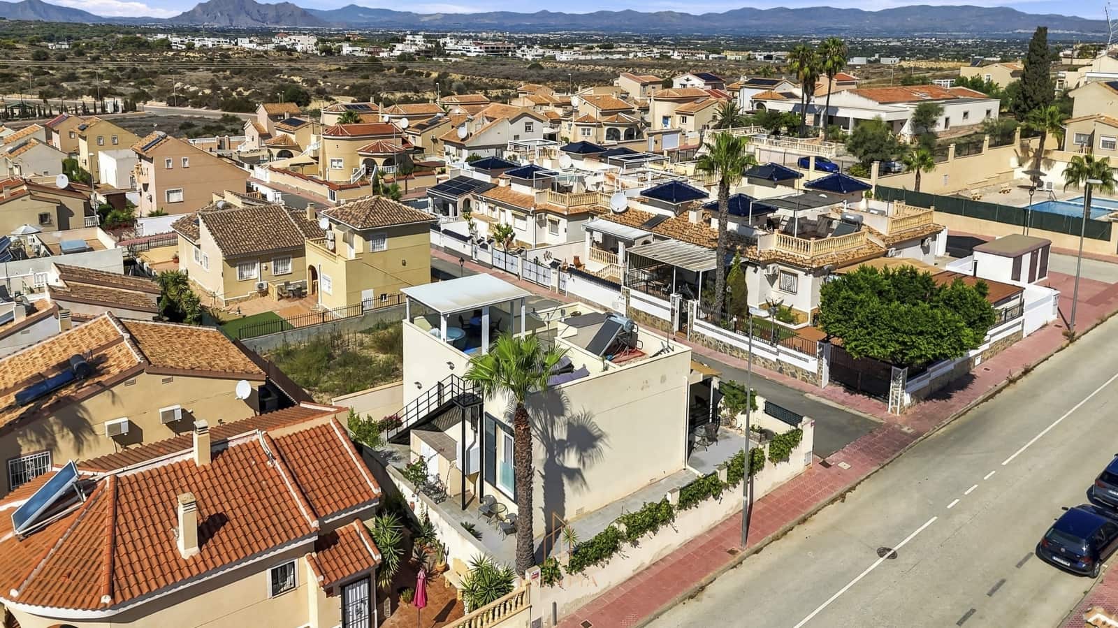 Chalet de 2 habitaciones en Ciudad Quesada en venta con piscina garaje - 279.000 € (Ref: 10112192)