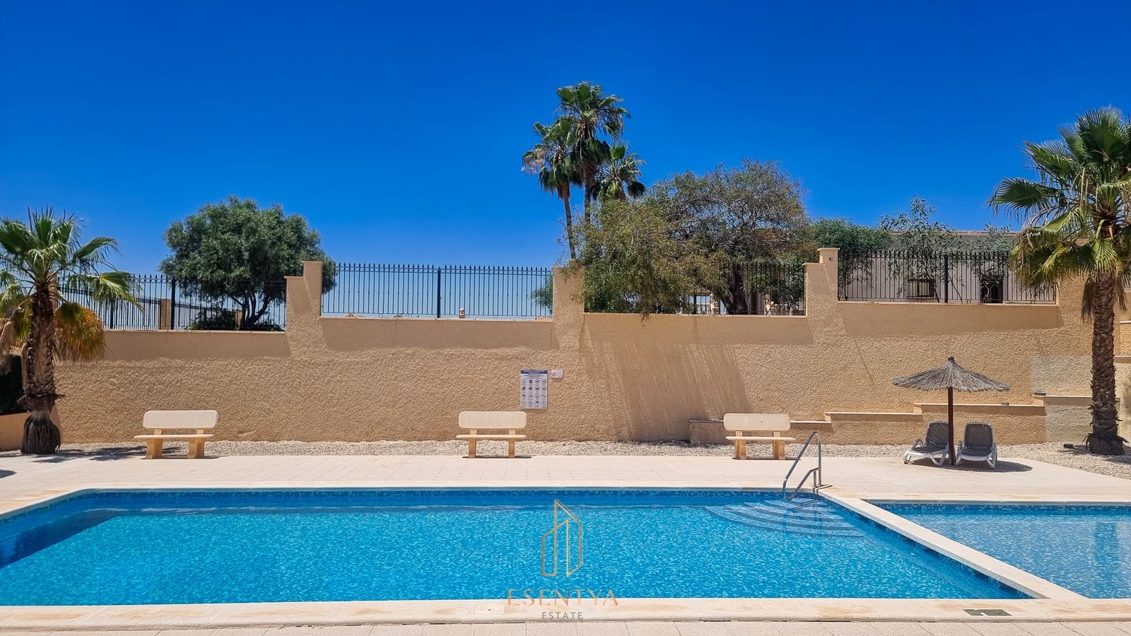 2 bedroom Villa for sale in Ciudad Quesada with pool garage - € 269,000 (Ref: 10112192)