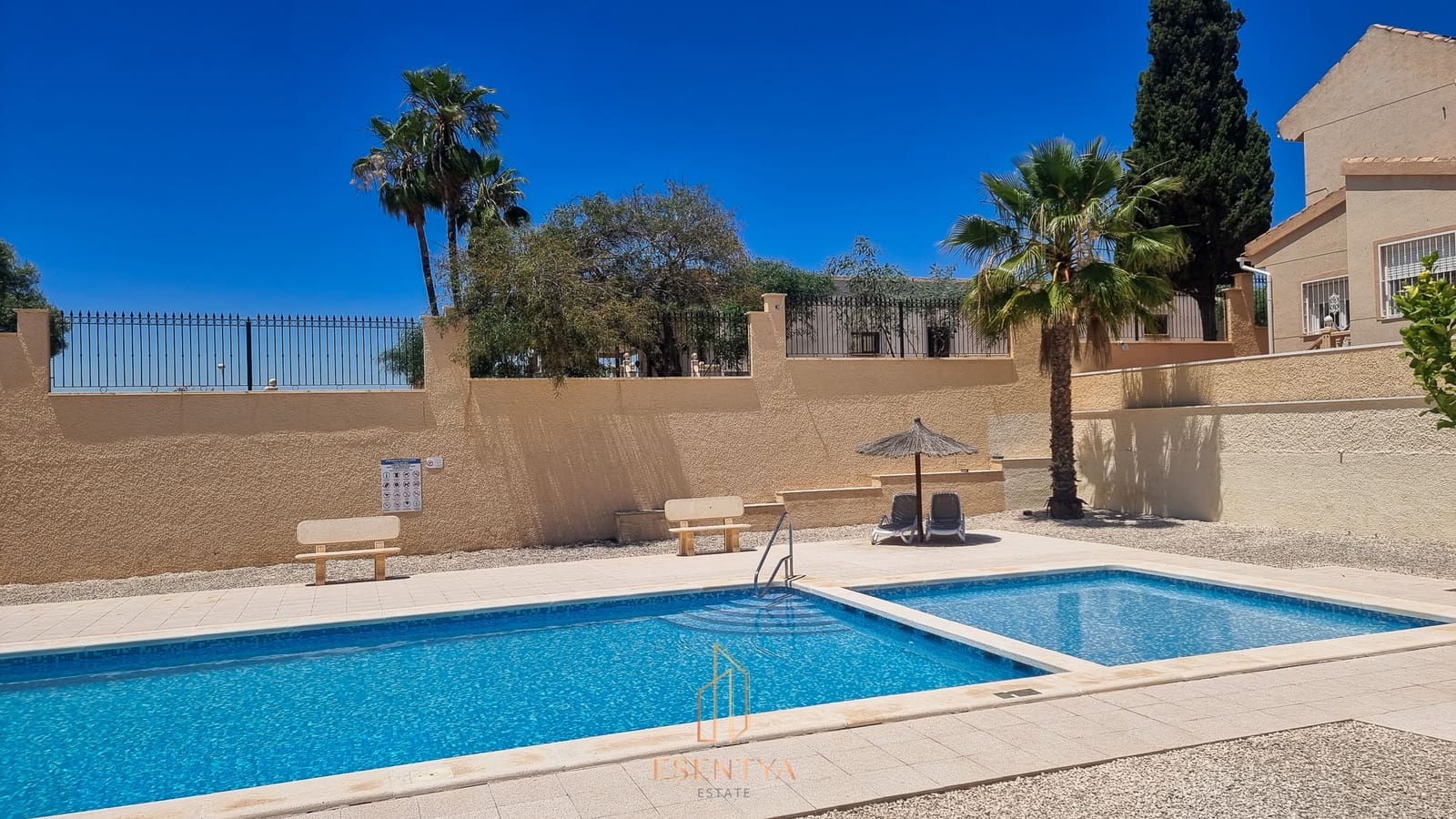2 bedroom Villa for sale in Ciudad Quesada with pool garage - € 269,000 (Ref: 10112192)
