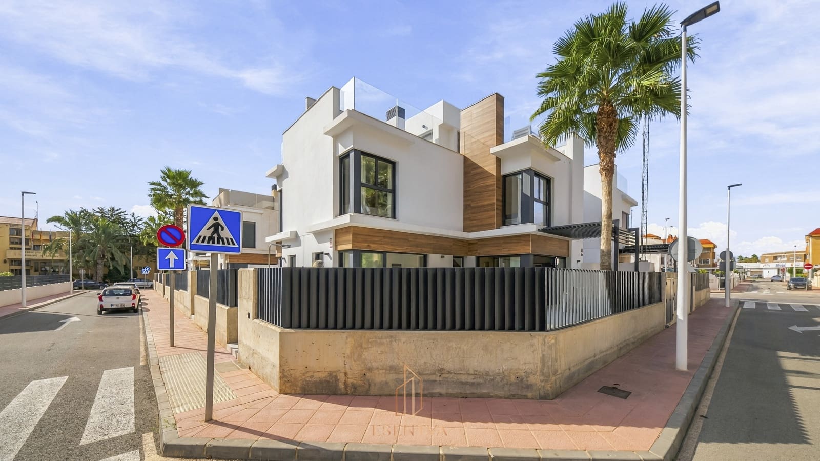 4 bedroom Villa for sale in Santiago de la Ribera with pool garage - € 475,000 (Ref: 10130674)