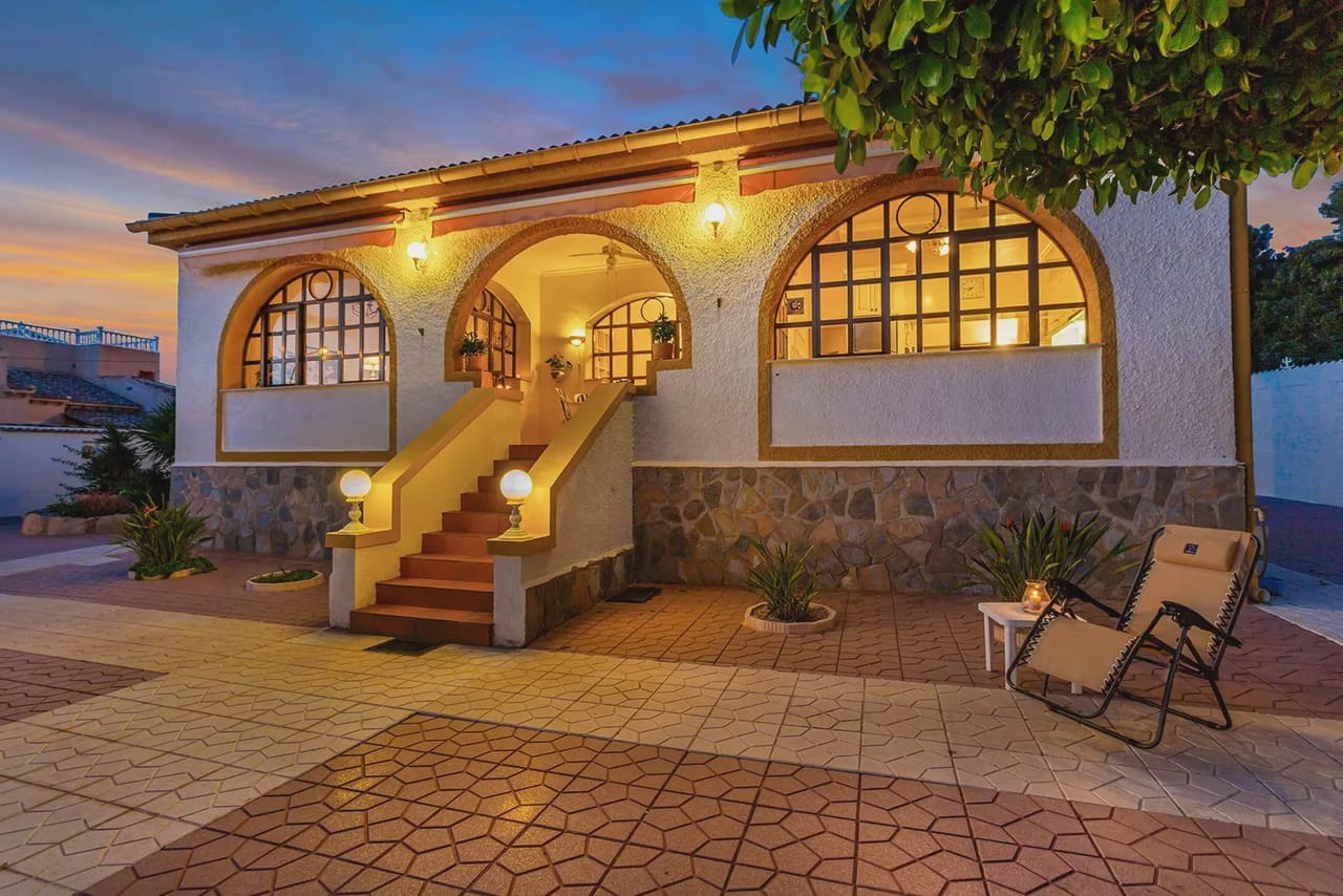 3 bedroom Villa for sale in Ciudad Quesada with pool garage - € 529,000 (Ref: 10148101)