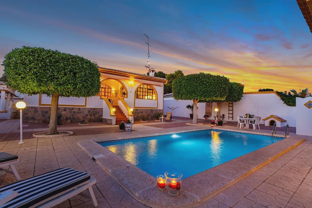 3 bedroom Villa for sale in Ciudad Quesada with pool garage - € 529,000 (Ref: 10148101)