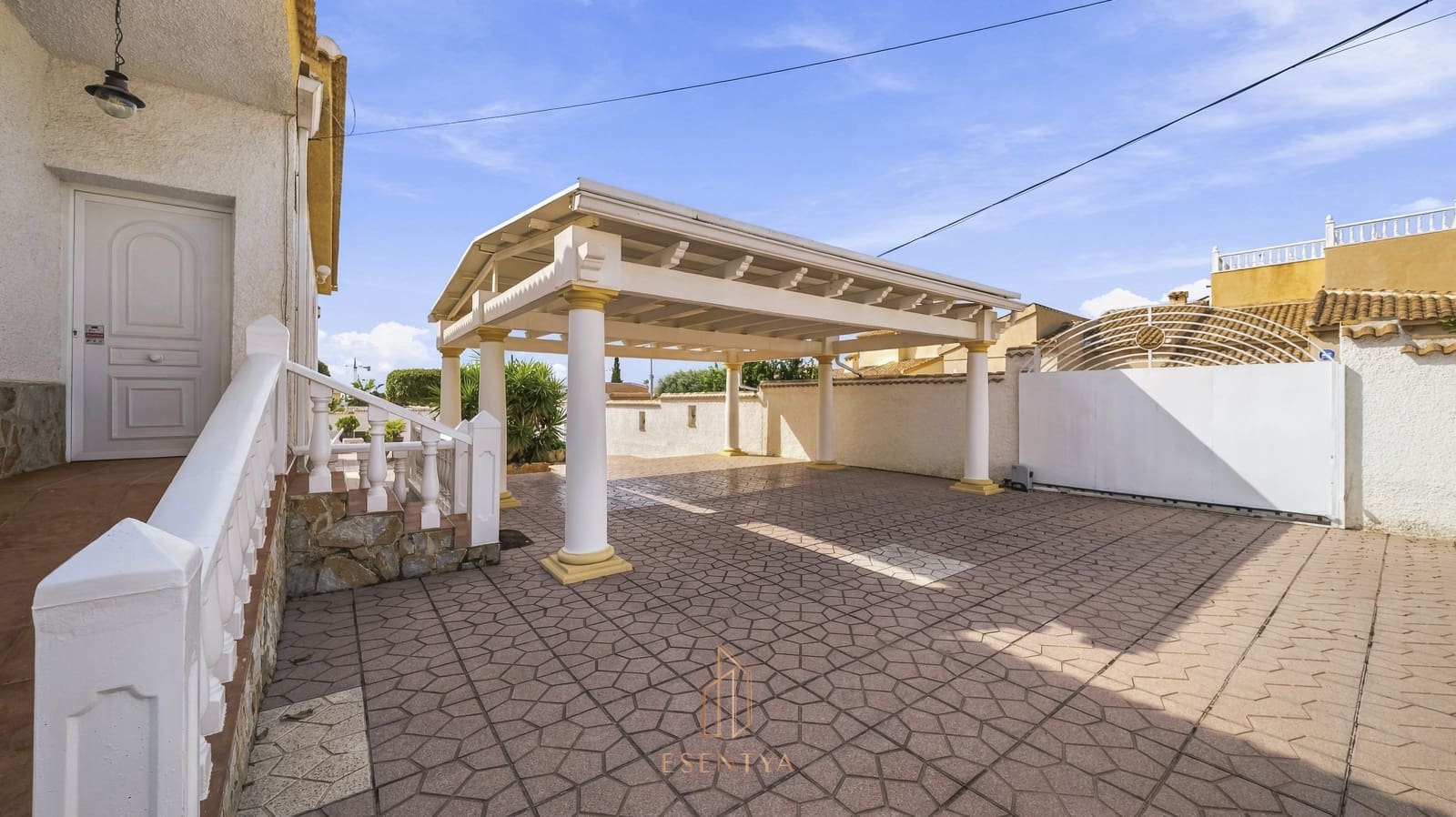 3 bedroom Villa for sale in Ciudad Quesada with pool garage - € 529,000 (Ref: 10148101)