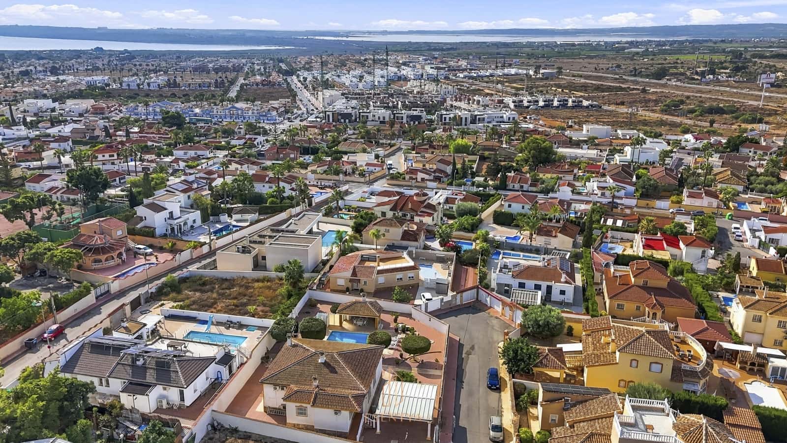 3 bedroom Villa for sale in Ciudad Quesada with pool garage - € 529,000 (Ref: 10148101)