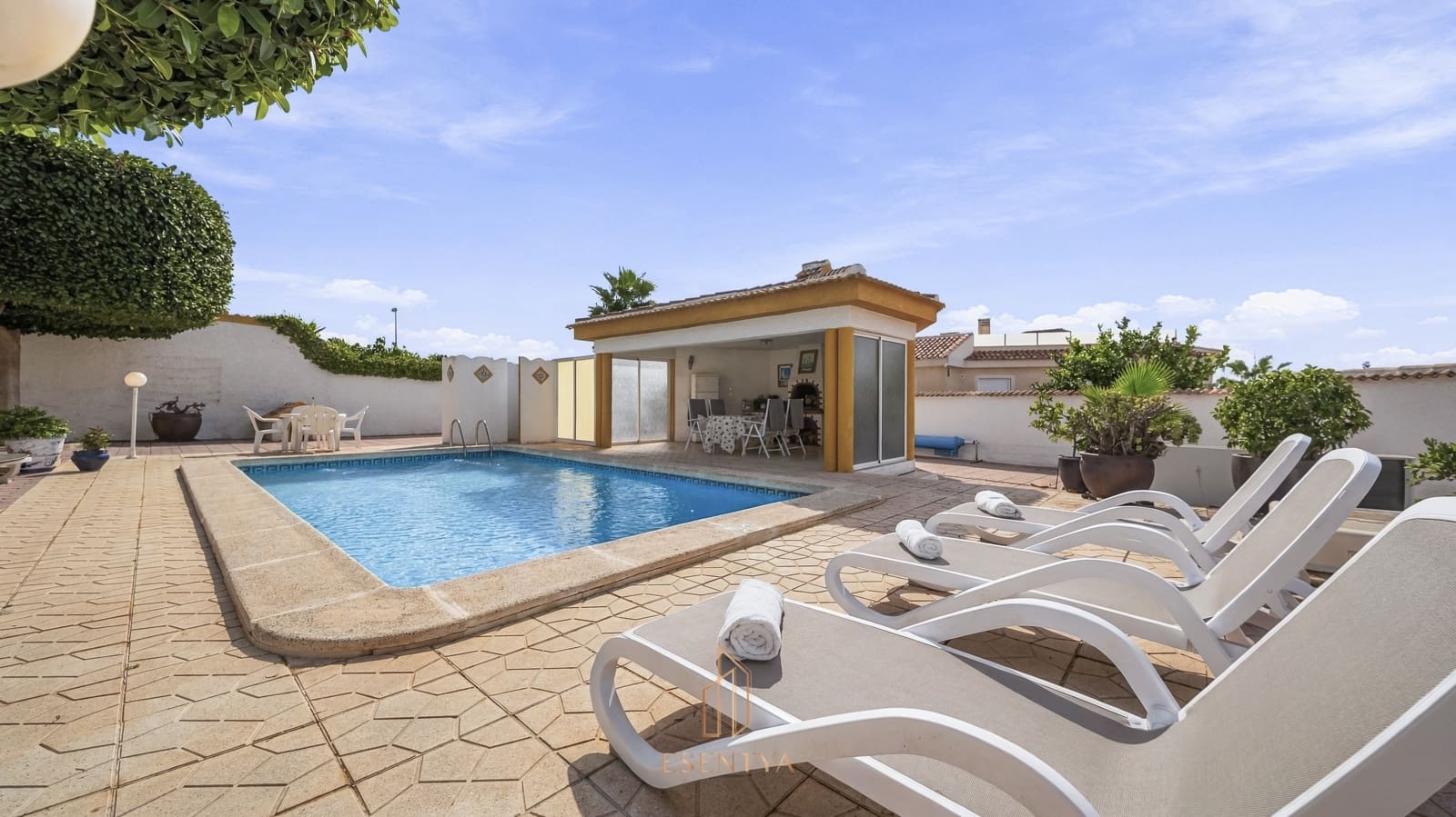 3 bedroom Villa for sale in Ciudad Quesada with pool garage - € 529,000 (Ref: 10148101)