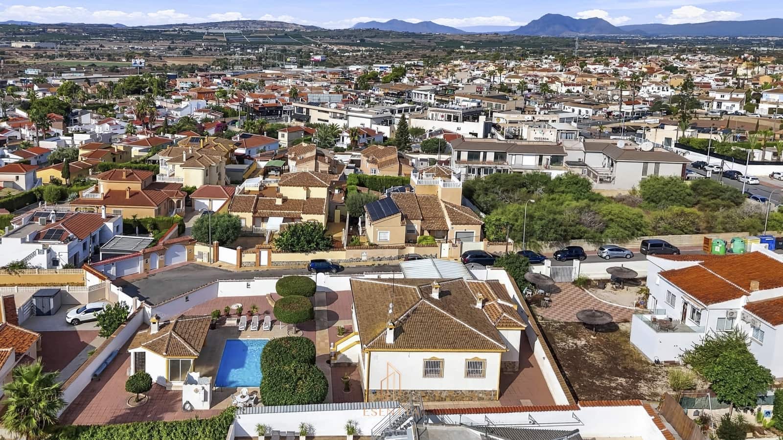 3 bedroom Villa for sale in Ciudad Quesada with pool garage - € 529,000 (Ref: 10148101)
