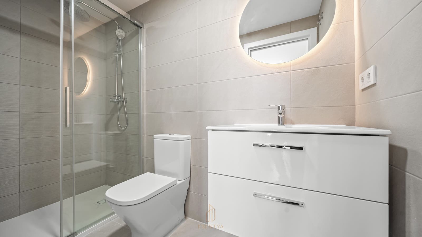 2 bedroom Apartment for sale in Torrevieja with pool garage - € 310,000 (Ref: 7885764)