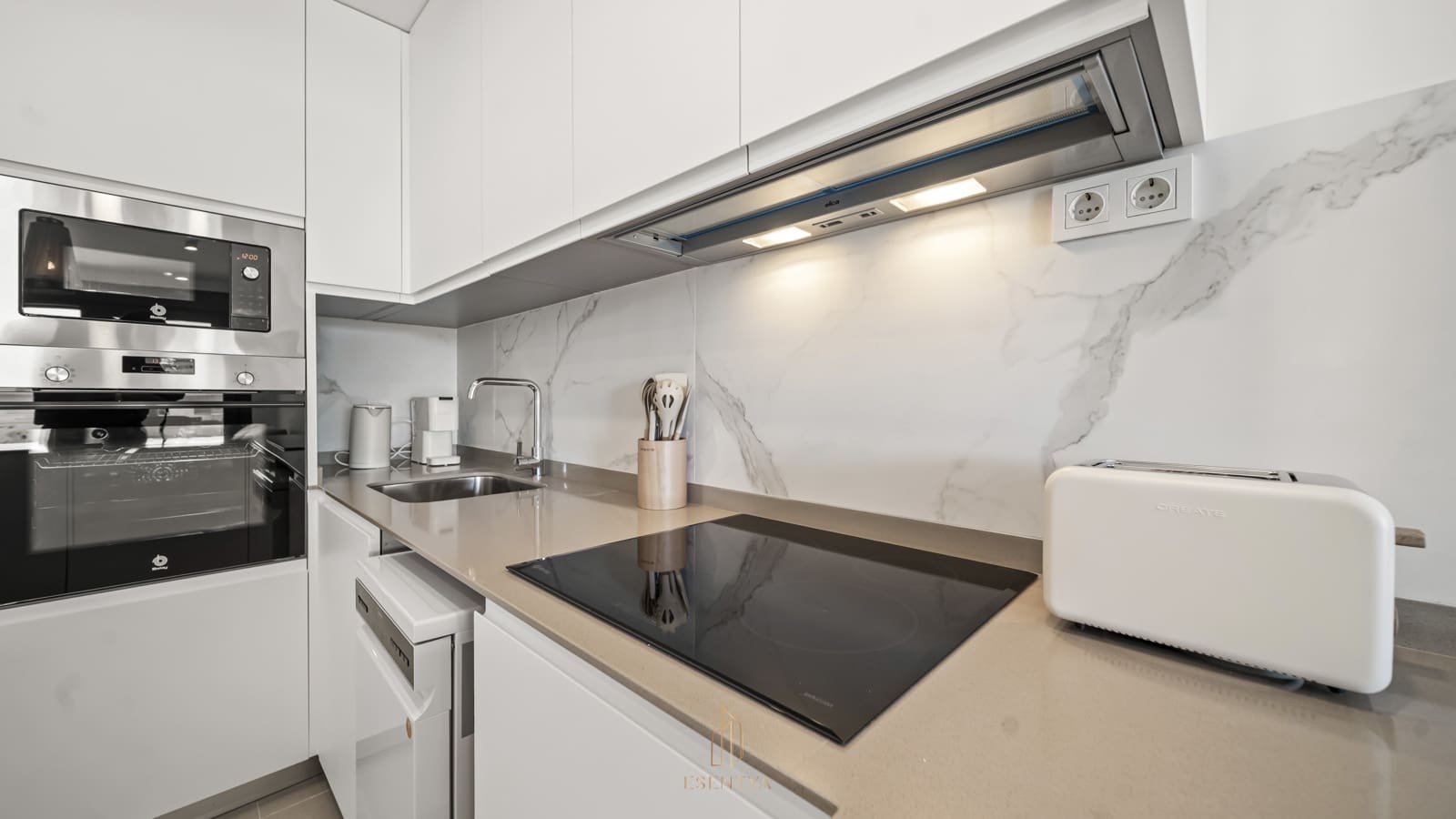 2 bedroom Apartment for sale in Torrevieja with pool garage - € 310,000 (Ref: 7885764)