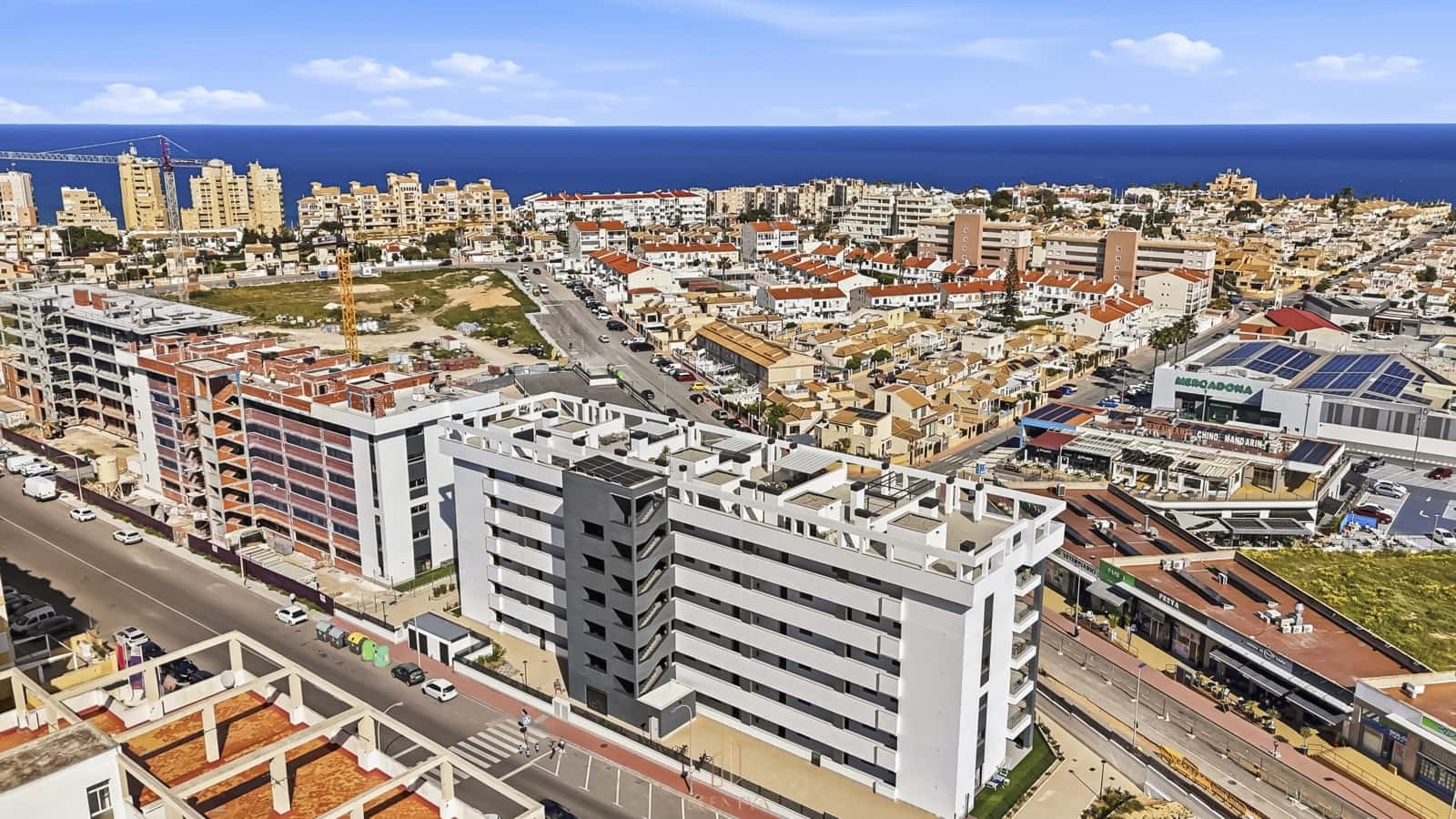 2 slaapkamer Appartement te koop in Torrevieja met zwembad garage - € 290.000 (Ref: 8360230)