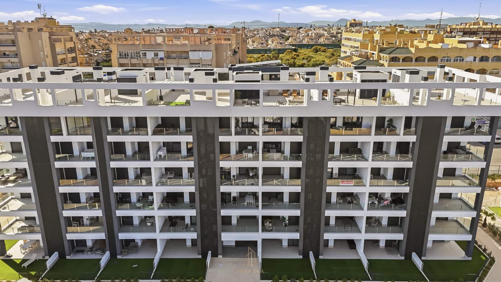 2 slaapkamer Appartement te koop in Torrevieja met zwembad garage - € 290.000 (Ref: 8360230)