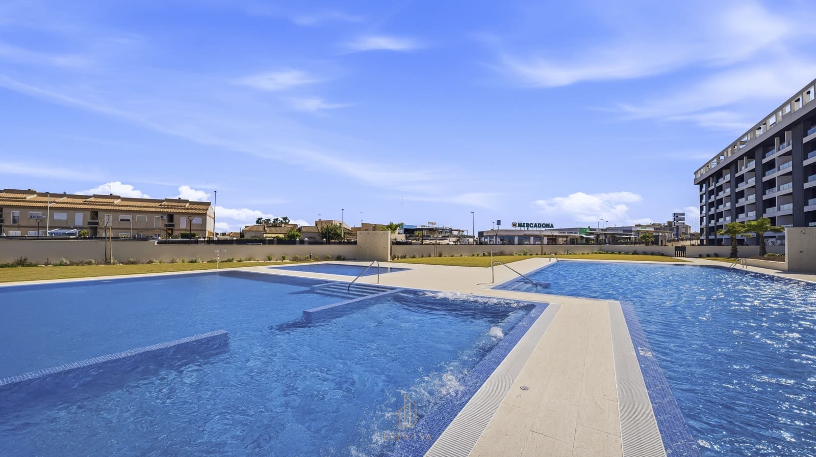 2 slaapkamer Appartement te koop in Torrevieja met zwembad garage - € 290.000 (Ref: 8360230)