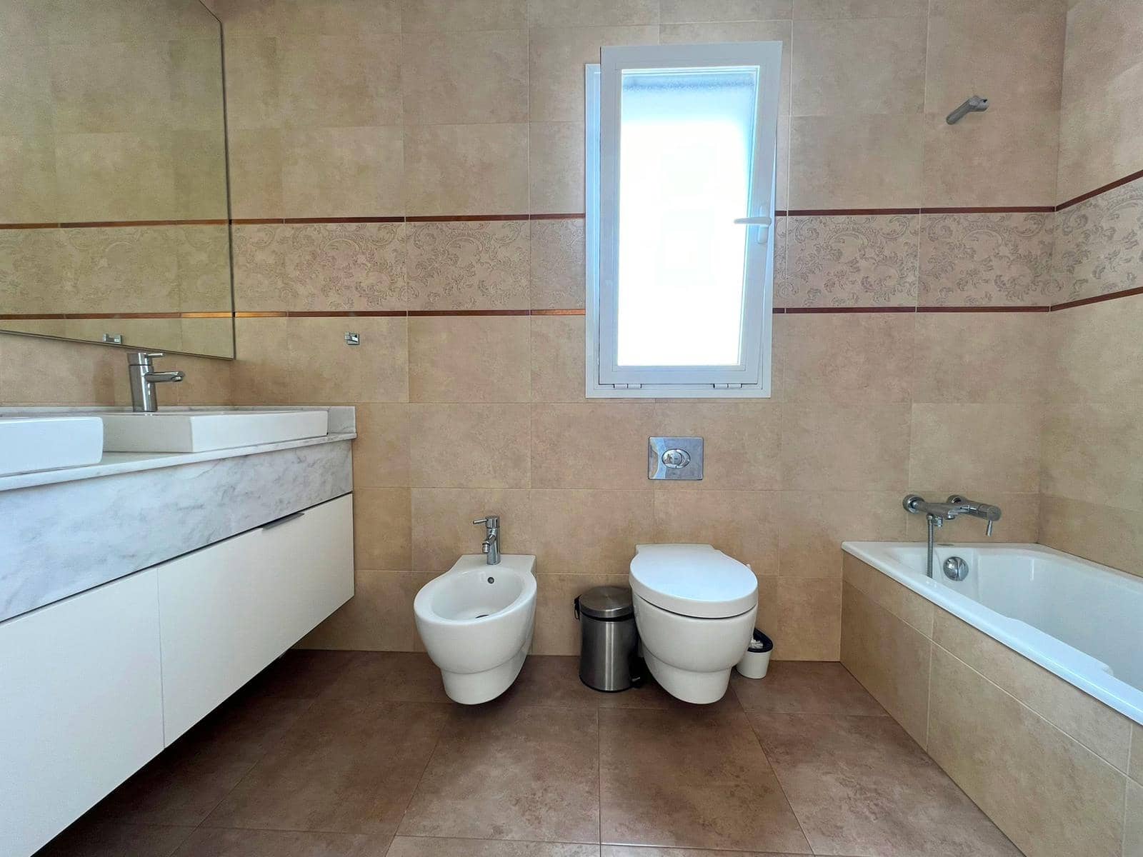 6 bedroom Villa for sale in San Fulgencio with pool garage - € 699,000 (Ref: 8678836)