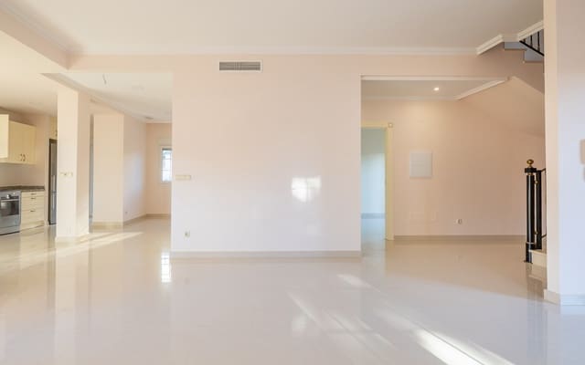 4 soverom Villa til salgs i Cabo Roig, Orihuela med svømmebasseng garasje - € 910 000 (Ref: 8703453)