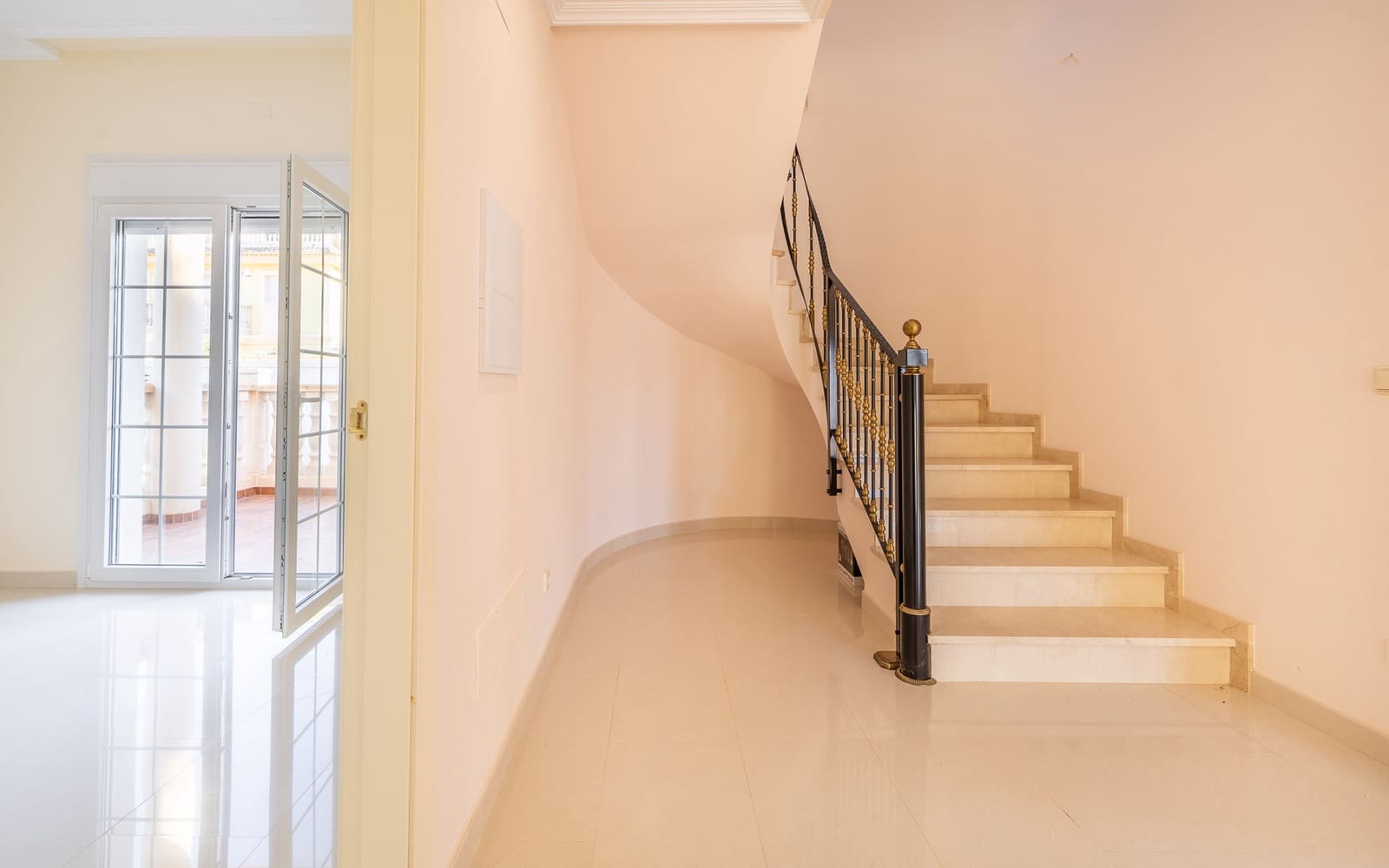 4 soverom Villa til salgs i Cabo Roig med svømmebasseng garasje - € 910 000 (Ref: 8703453)