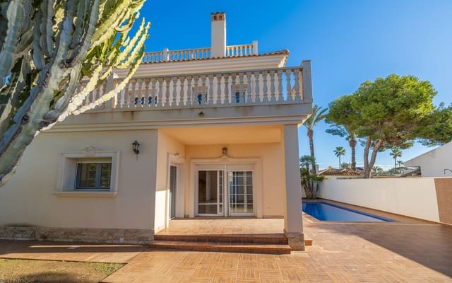 4 soverom Villa til salgs i Cabo Roig, Orihuela med svømmebasseng garasje - € 910 000 (Ref: 8703453)